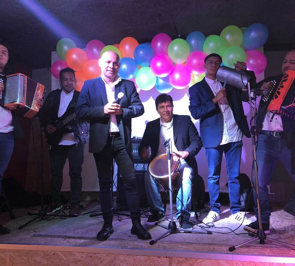 parranda-vallenata-en-bogota-eventos-familiares